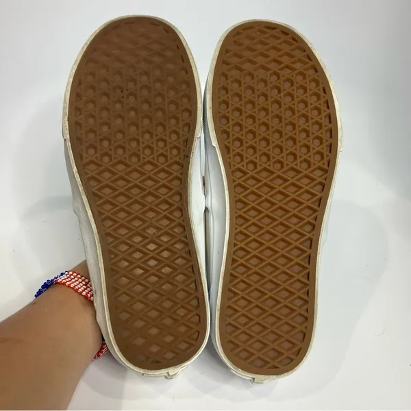 Vans off the wall all white slip‎ on sneakers women’s size 7.5 - Image 6