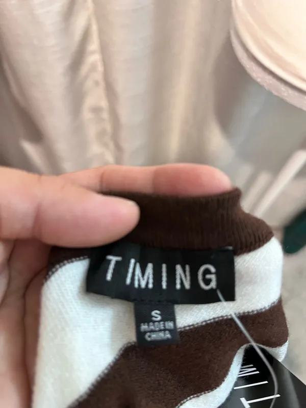 Timing Offshoulder Sweater - Image 4