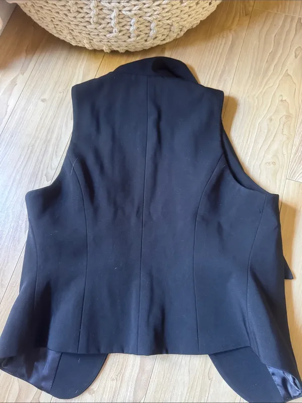 Meshki Black Sleeveless Blazer Vest with Draped Lapel - Image 4
