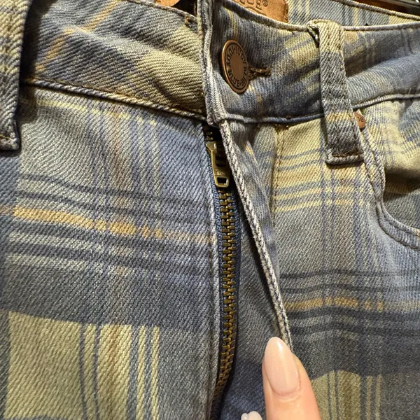Judy Blue Blue and Tan Plaid HighWaist Vintage Look Jeans size 14W - Image 3