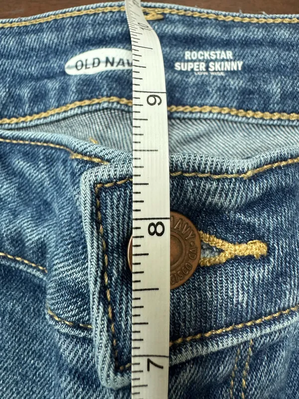Old Navy Rockstar Low Rise Super Skinny Distressed Jeans Size 8 - Image 10