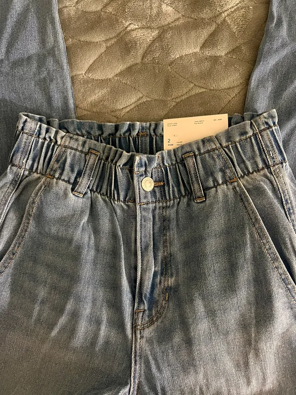 American Eagle Outfitters Mom Jeans - Image 2