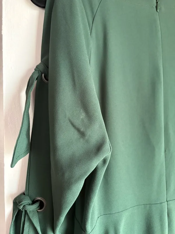 BCBGMAXAZRIA Cicely Emerald Green Asymmetrical Tie Sleeve Dress Size 6 - Image 9
