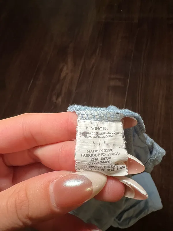 Vince Light Blue 3/4 Long Sleeve size Small - Image 6