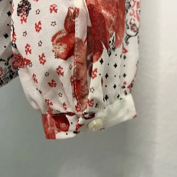 Abercrombie & Fitch Women's White Floral Pleated Front Button Up Blouse Size M - Image 6