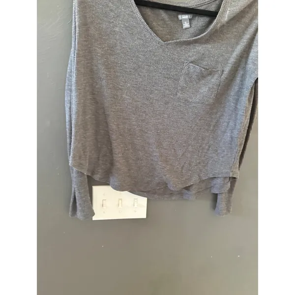 Aerie Gray Waffle Knit Thermal Long Sleeve V-Neck Pocket Top XS Relaxed‎ Fit - Image 4