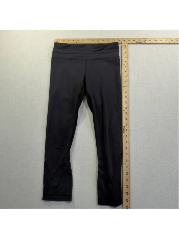 lululemon Women’s 4 Black Cropped Leggings 23” Inseam READ - Image 7