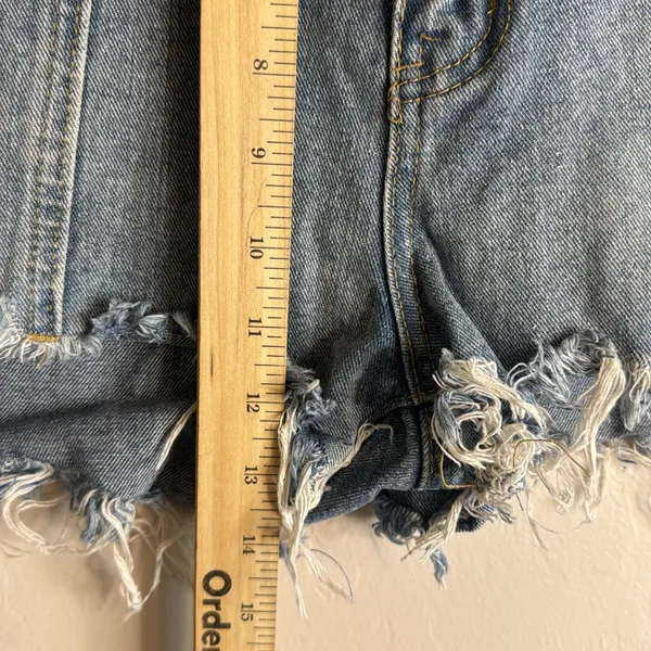 BBJ Los Angeles Women's Blue distressed Denim cutoff Shorts‎ size 11 30 - Image 6
