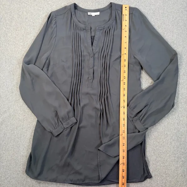 DR2 Women's Medium Charcoal Gray Pintuck Button Front Tunic Blouse Top - Image 6
