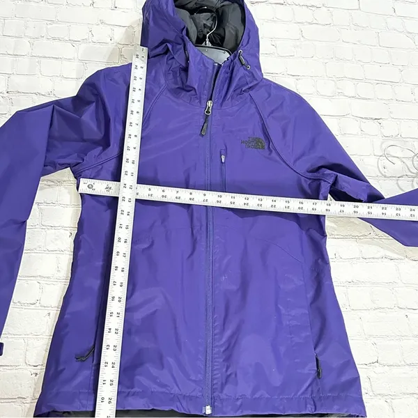 The north face women’s raincoat size small - Image 5