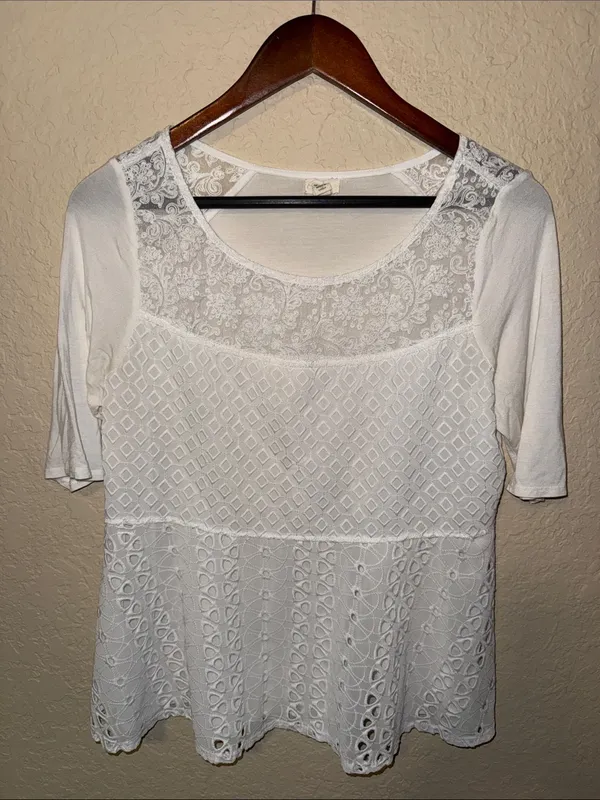 Anthropologie White Tunic Top Tiny size m - Image 2