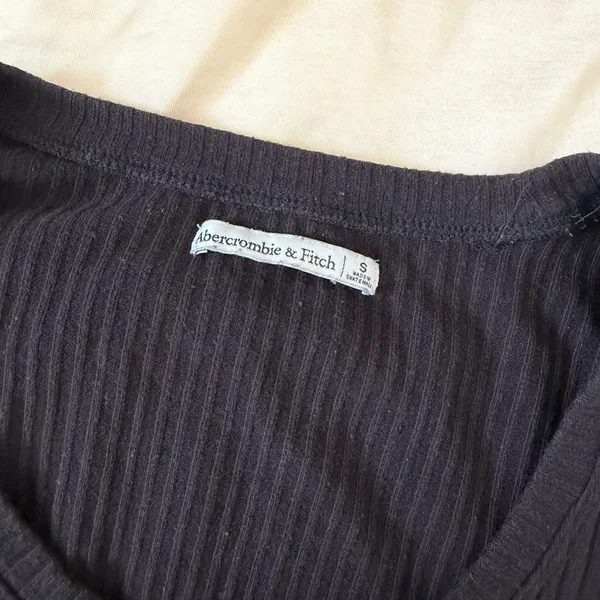 Abercrombie and fitch Women’s Ribbed Long-Sleeve Scoop Neck Top - Image 3