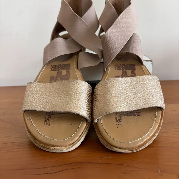 Sorel Ella Sandal Rose Gold Metallic Leather‎ Elastic Cross Strap LL5344-664 9 - Image 4