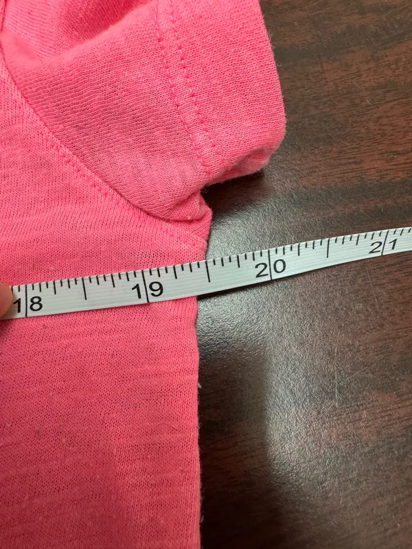 PINK Victoria’s Secret V-Neck Short Sleeve Pink Tee Size Medium - Image 6