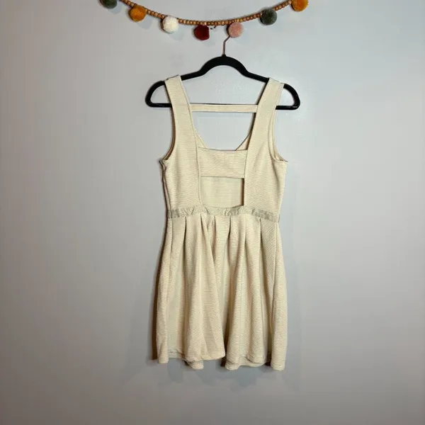 NWT American Eagle cream ribbed open back dress - Image 4