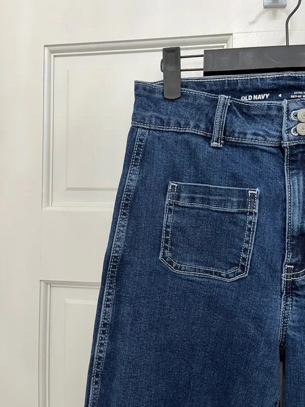 Old Navy Sky-Hi Wide Leg Patch Pocket Jeans Extra High Rise Dark Wash - Size 4 - Image 3
