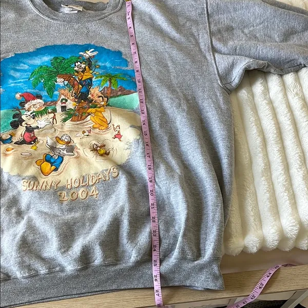 Disney Vintage Crewneck- Sunny Holidays 2004 - Image 6