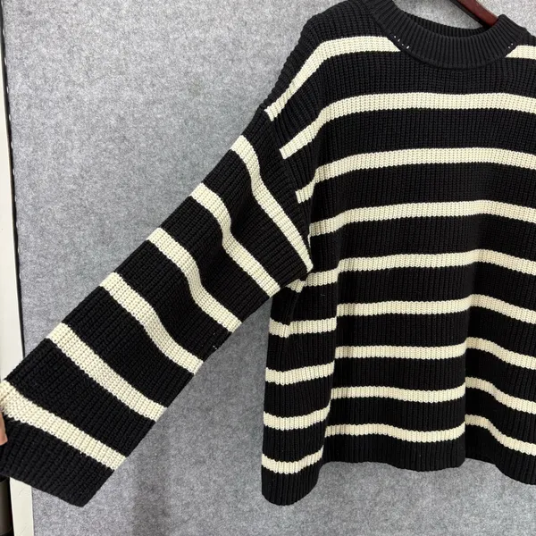 H&M oversized striped knit sweater black and white medium - Image 2