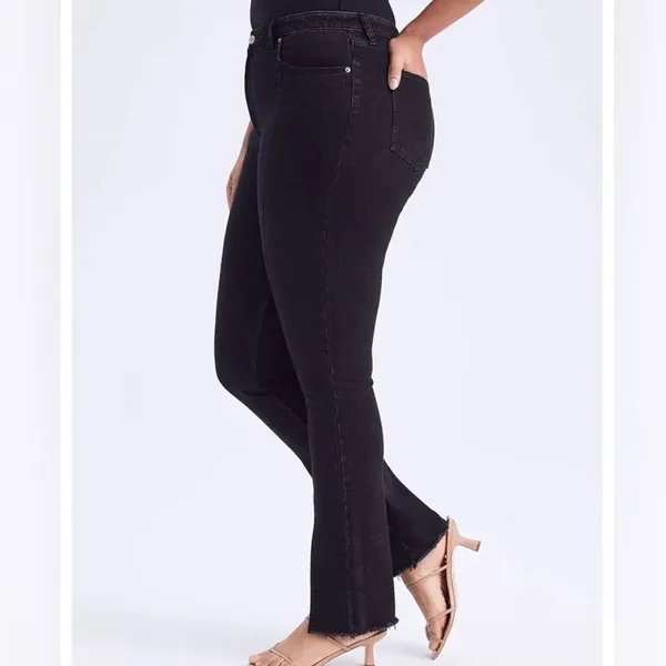 Abercrombie & Fitch Curve Love Skinny High Rise Seam Raw Split Hem Black 31‎ 12R - Image 2