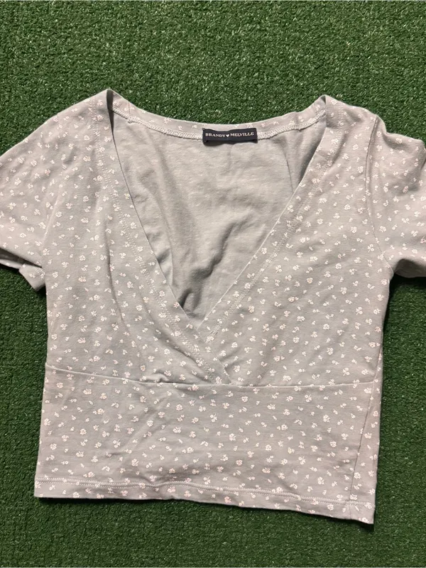 Brandy Melville Gray Floral Wrap Crop Top - Image 2