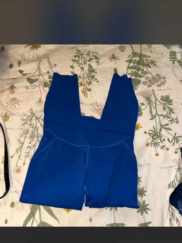 Lululemon Base Pace High-Rise Running Tight
25" Size 6 - Image 7
