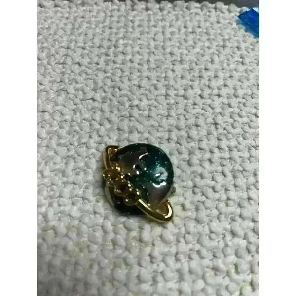 Vintage‎ 2000 Earth brooch Gold - Image 4