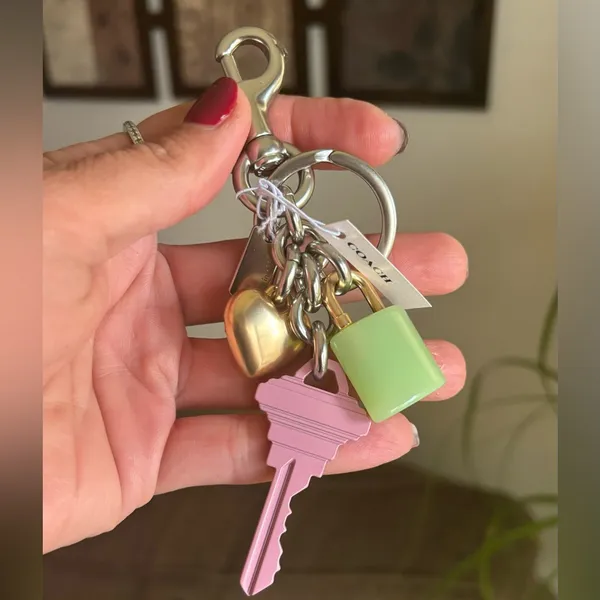 Authentic COACH Silver Heart/Key/Lock keychain - Image 5