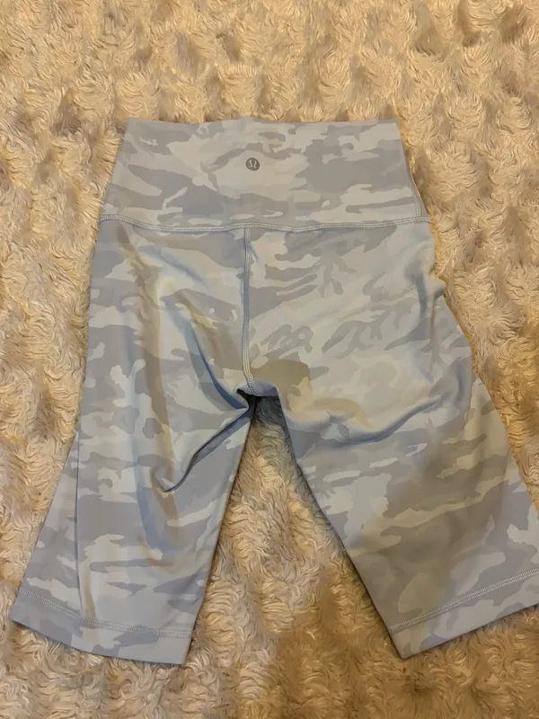 Lululemon Wunder Under gray/white camo high rise long biker shorts size 4 - Image 2