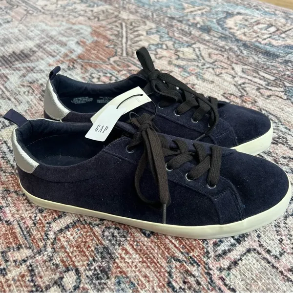 NWT Gap Navy Faux Suede Sneakers Size 9 Women’s Casual Shoes - Image 2