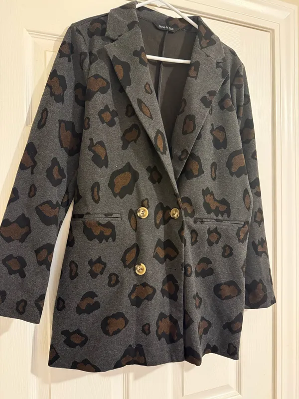 Strut & Bolt Leopard print Women’s blazer - Image 2
