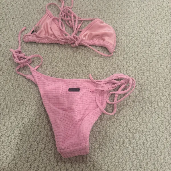Triangl Bikini - Image 4