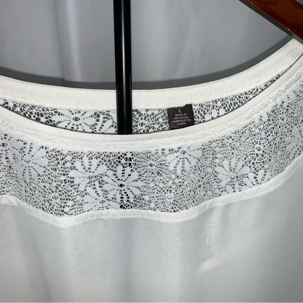 Women’s lace blouse size large cream color - Image 2
