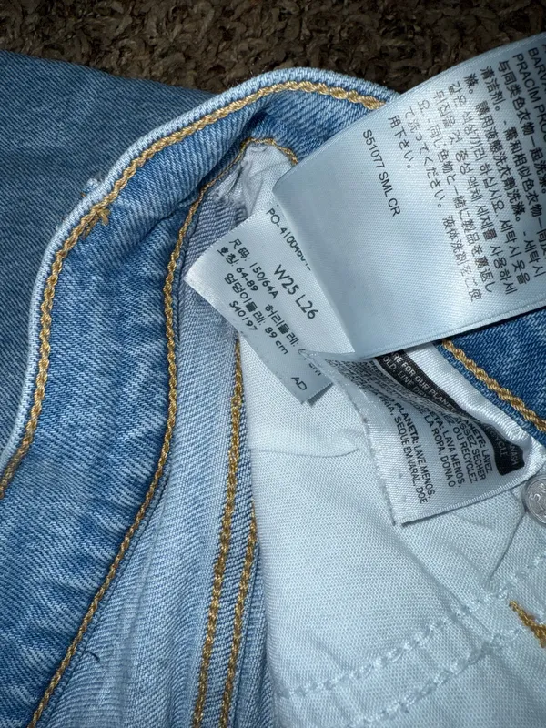 Levi’s Jeans Straight Wedgie High-Rise Distressed - Image 3