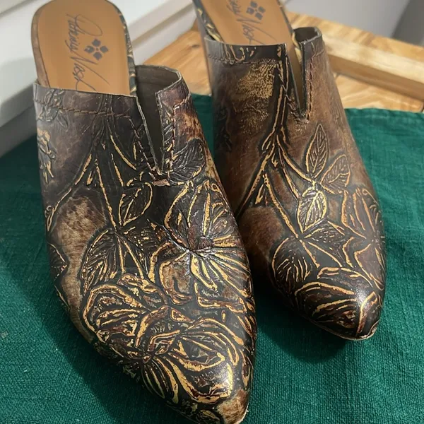 Patricia Nash Mules/clogs Ruffina Bronze Florals - Image 11