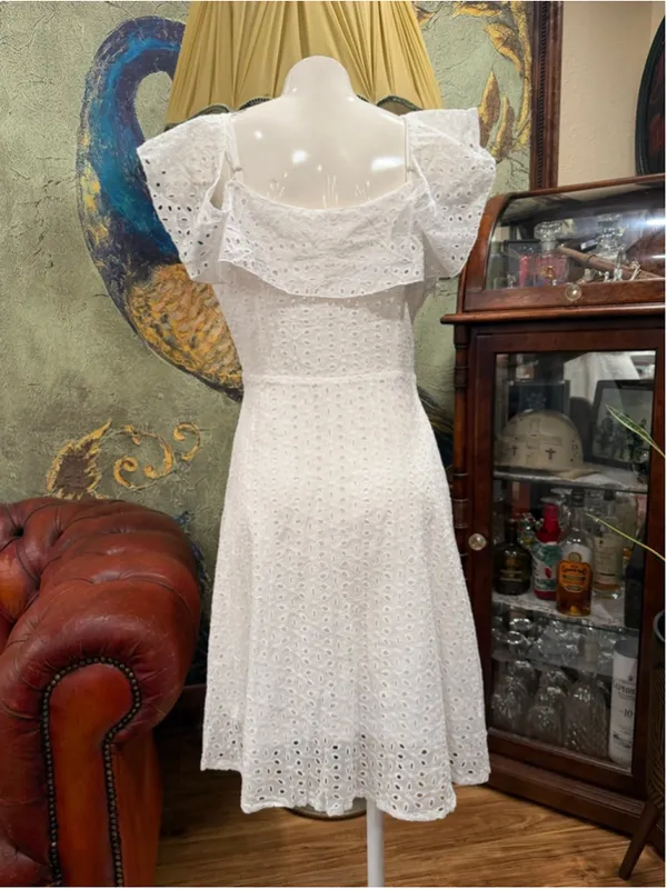 SHEIN White Eyelet Lace Ruffle Wrap Mini Dress Size M Minimalist Coastal Resort - Image 6
