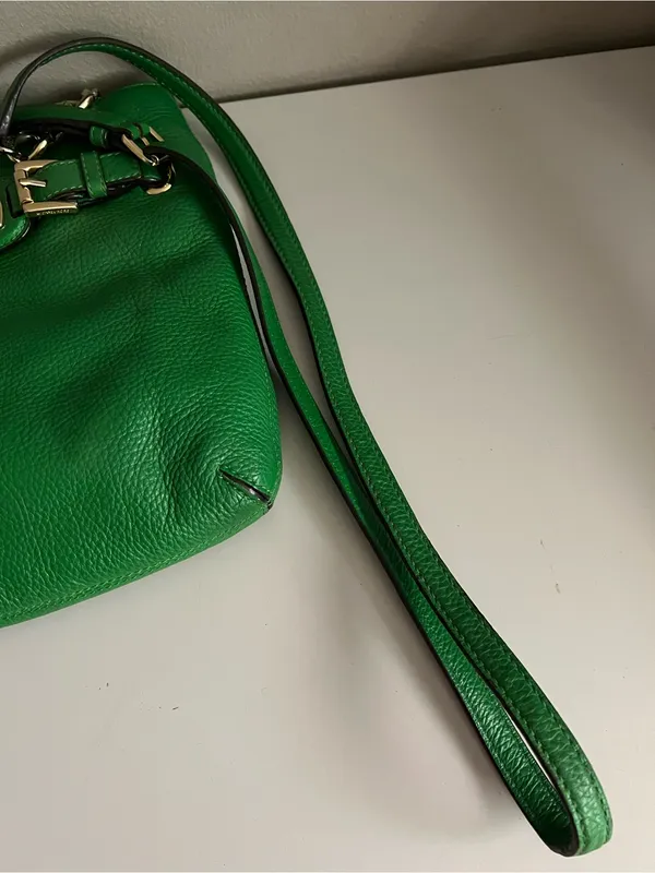 Michael Kors Hamilton Kelly Green Pebbled Leather Crossbody Bag Gold Hardware - Image 8