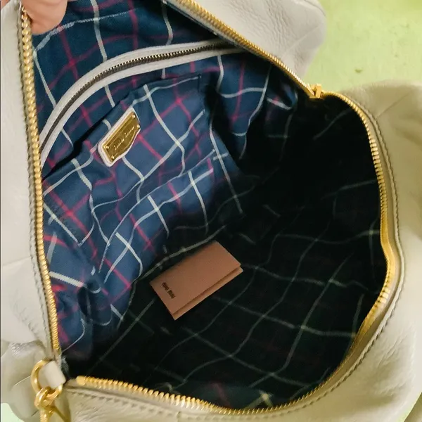Authentic MIU MIU leather bag 🌹🌹🌹 - Image 9