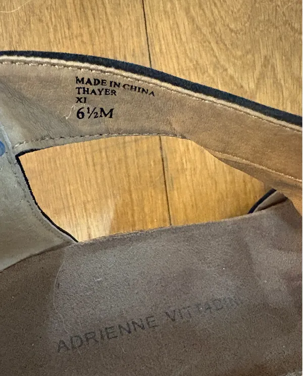 Adrienne Vittadini Black Wedge Sandals 6.5 - Image 3
