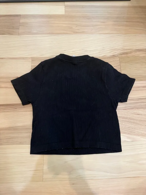 JoyLab Black cropped collared top in a size S #croptop #workout - Image 4
