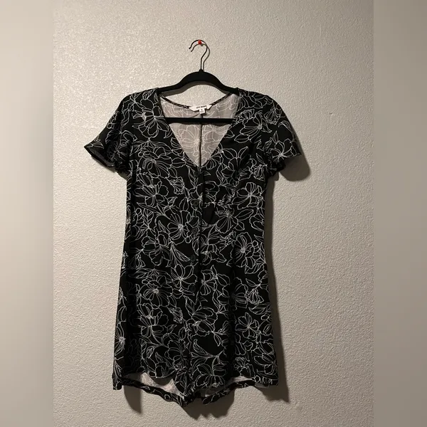 Steve Madden NWOT Elegant Black Floral Dress‎ new without tag - Image 2