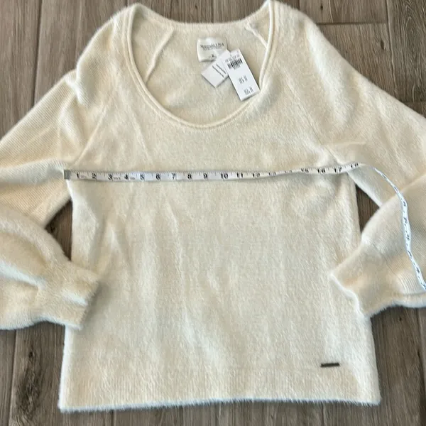 Abercrombie & Fitch sweater - Image 5