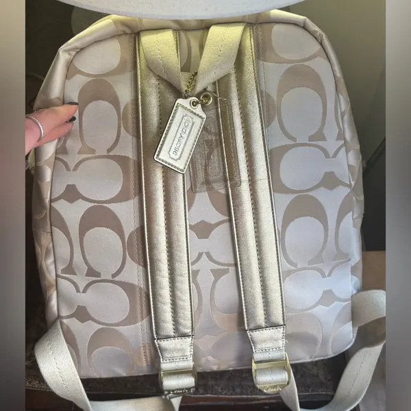 Authentic Coach 1941 "POPPY" Large zip signature Backpack with Colorful Floral - Image 2