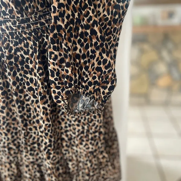 OLD NAVY LEOPARD PRINT DRESS WITH LONG SLEEVES size L - Image 5