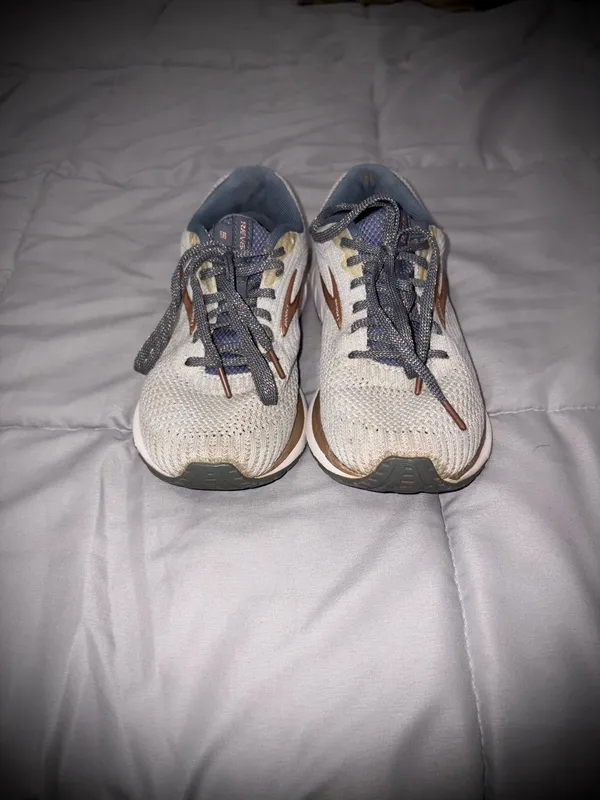 Brooks Women's Revel 3 Running Shoes Sz 6.5 - Image 3