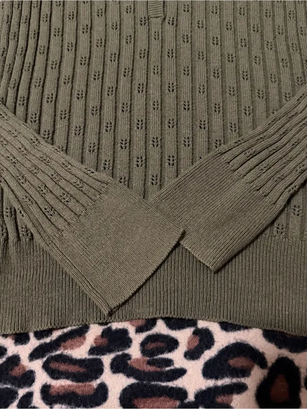 2000s vintage style dark forest green diamond like pattern long sleeve henley - Image 7
