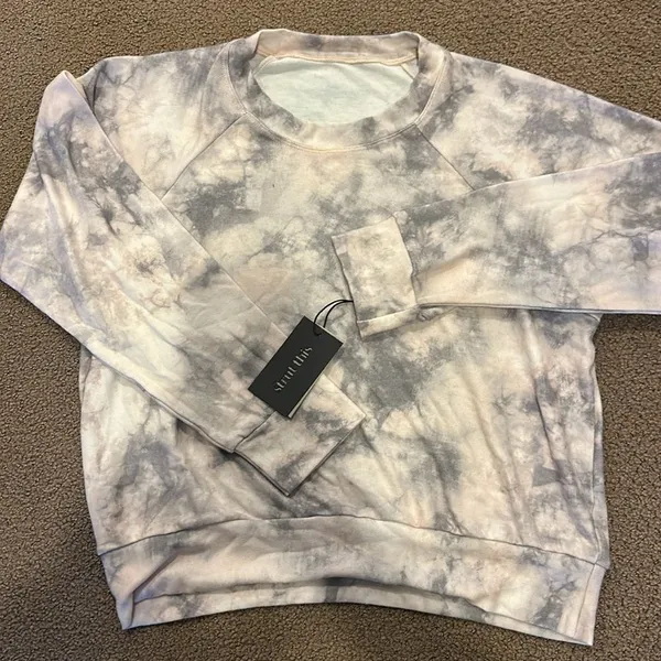 Strut This Women’s Sweatshirt and Shorts Tie Dye Matching Set - One Size - Image 2