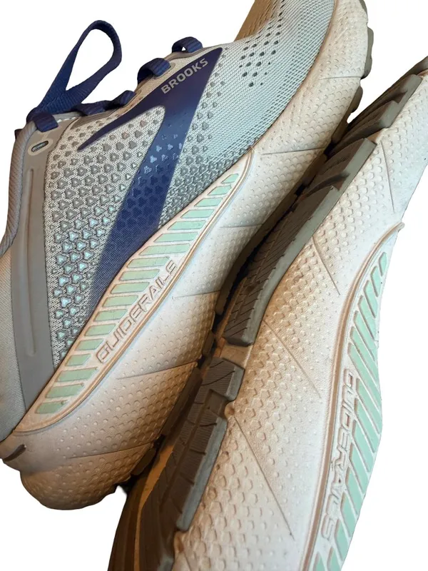 Brooks Adrenaline GTS 22 Lace-Up Running Shoes Active Athletic Size 6.5 Women's - Image 12