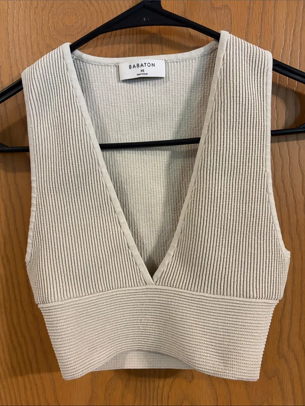 Aritzia Babaton Cream Sculpt Knit Deep V-Neck Cropped Tank XS - Image 2