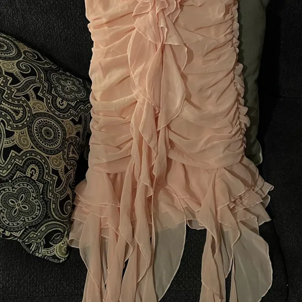 SheIn Pink,silk party dress with lots of frills. Size small. Never worn. Barbiecore - Image 6