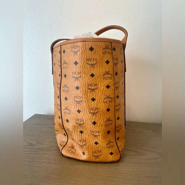 MCM Arena Top Zip Shopper Visettos Cognac - Image 4
